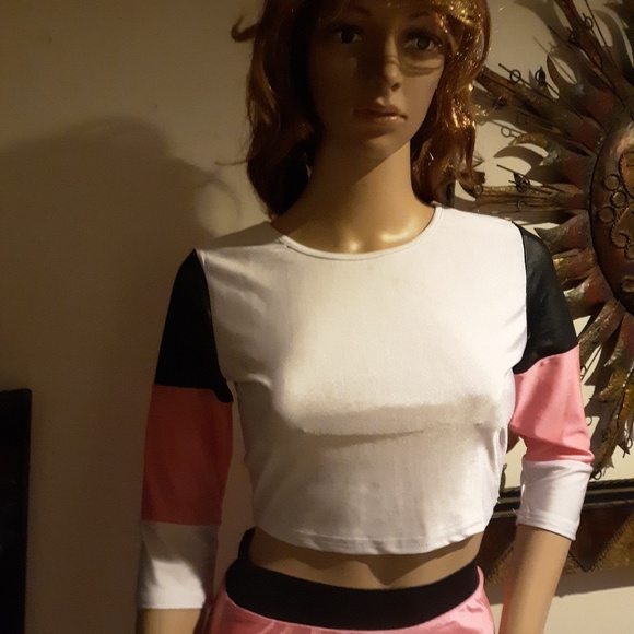 🎉NWT! Pink 2pc Crop Top & Skirt Set Sz Small🎉 - Picture 7 of 8